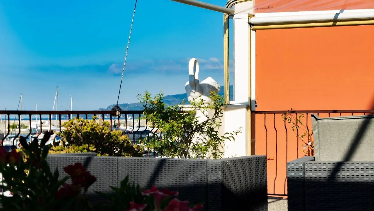 Szálloda Albergo Stella Di Mare Lavagna